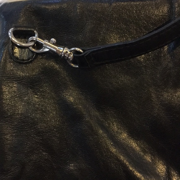 Tano leather envelope clutch with detachable strap - Picture 5 of 5